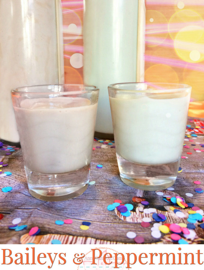 Bailey's & Peppermint White Russian - Anna Can Do It! - Bailey's & Peppermint White Russian are two quick and delicious drinks you can mix and serve to your guests in minutes! Both of these beverages are sweet and tasty, perfect to New Year's Eve or Christmas or a girl's night out!