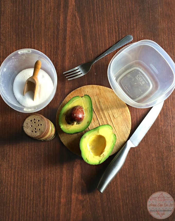 Healthy Snacks - Anna Can Do It! - Simple Guacamole