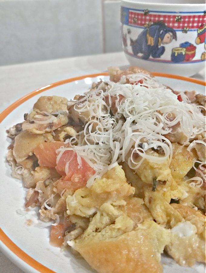 Christmas Breakfast Loaded Scrambled Eggs - Blogmas 2017 Day 23 - Anna Can Do It!