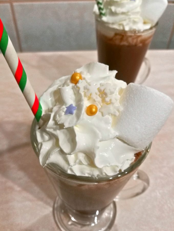 Festive Hot Chocolate - Blogmas 2017 Day 19 - Anna Can Do It!