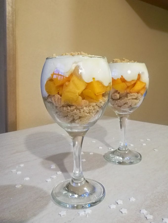 New Year's Eve Cheesecake Shooters - Blogmas 2017 Day 29 - Anna Can Do It!