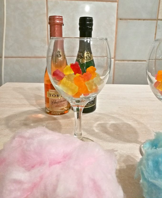 New Year's Eve Cotton Candy Champagne - Anna Can Do It!