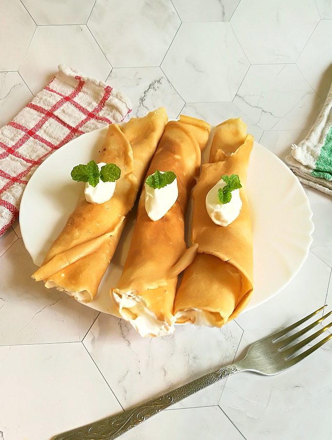 Hungarian Apple Cinnamon Pancakes - Almás-Fahéjas Palacsinta - Anna Can Do It!