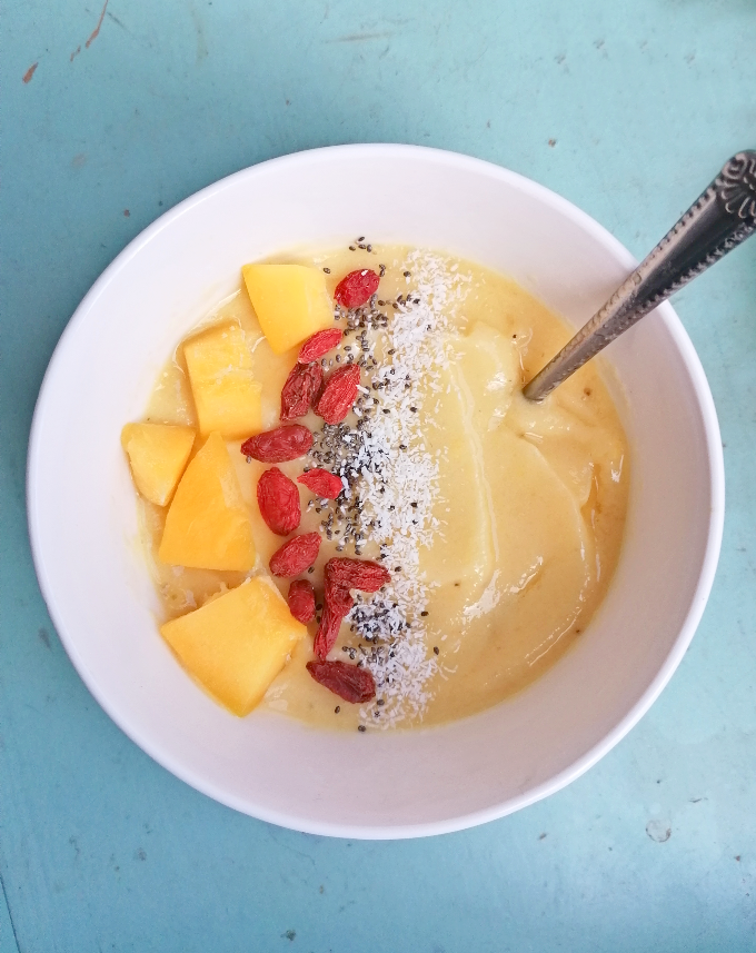 Healthy Tropical Smoothie Bowl